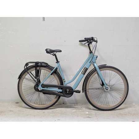 La classe avec ce vélo de ville hollandais reconditionné à Grenoble : Gazelle Esprit chez NATURAVÉLO en taille M