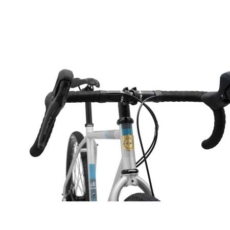 Kona Rove – Vélo gravel acier polyvalent pour route et aventure